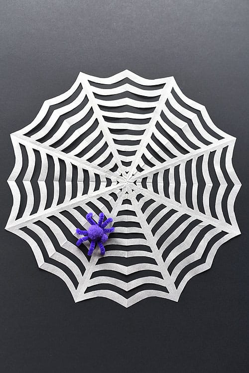 20 Best Spooky Halloween Crafts For Kids